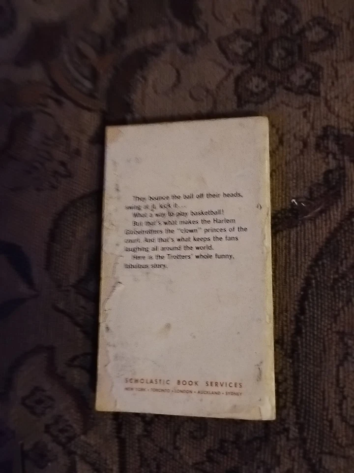 Винтажный HARLEM GLOBETROTTERS ~ George Vecsey ~ первый принт 1970 Scholastic - Изображение 2 из 4