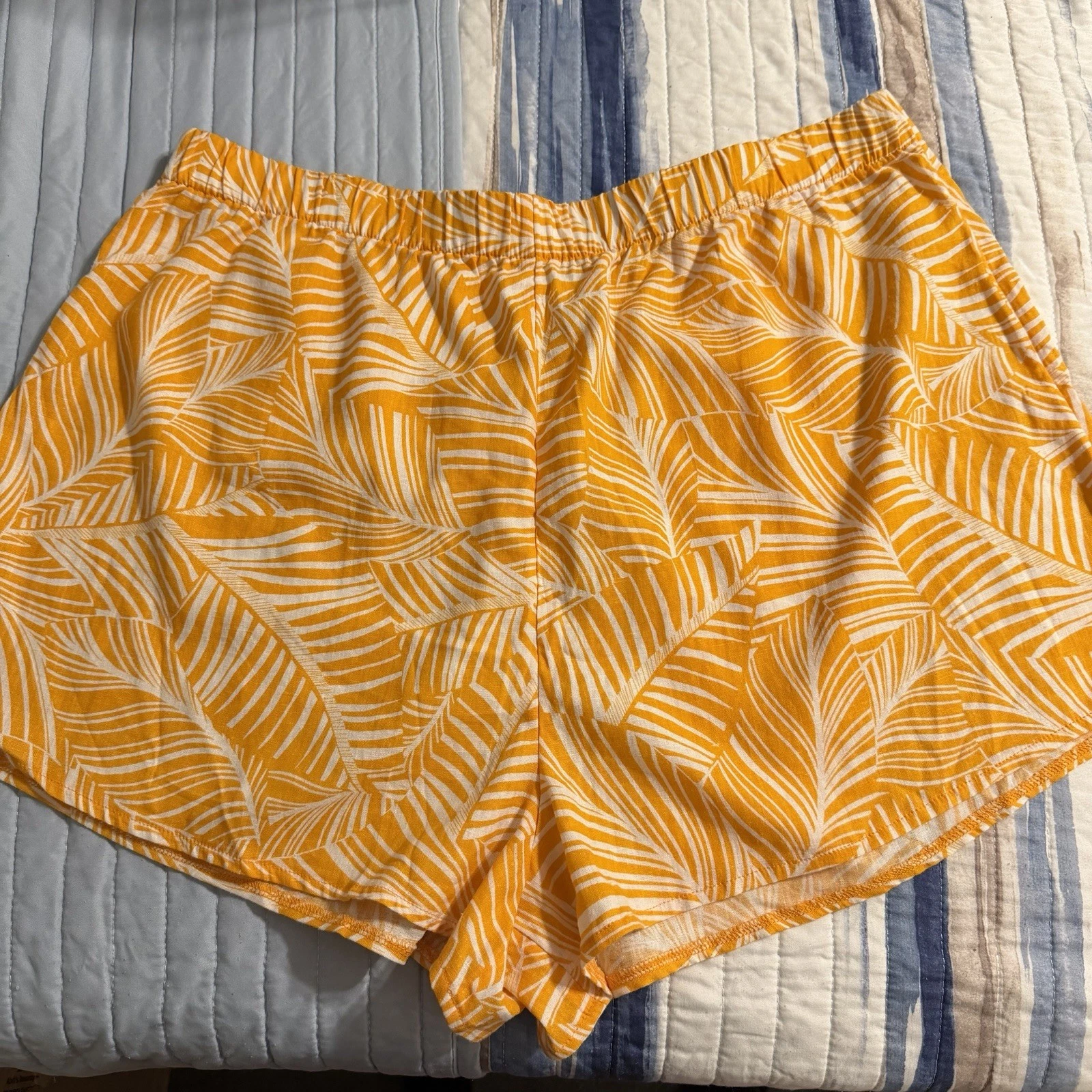Shade & Shore Elastic Waist Tropical Print Shorts - Orange NWT
Opens in a new window or tab