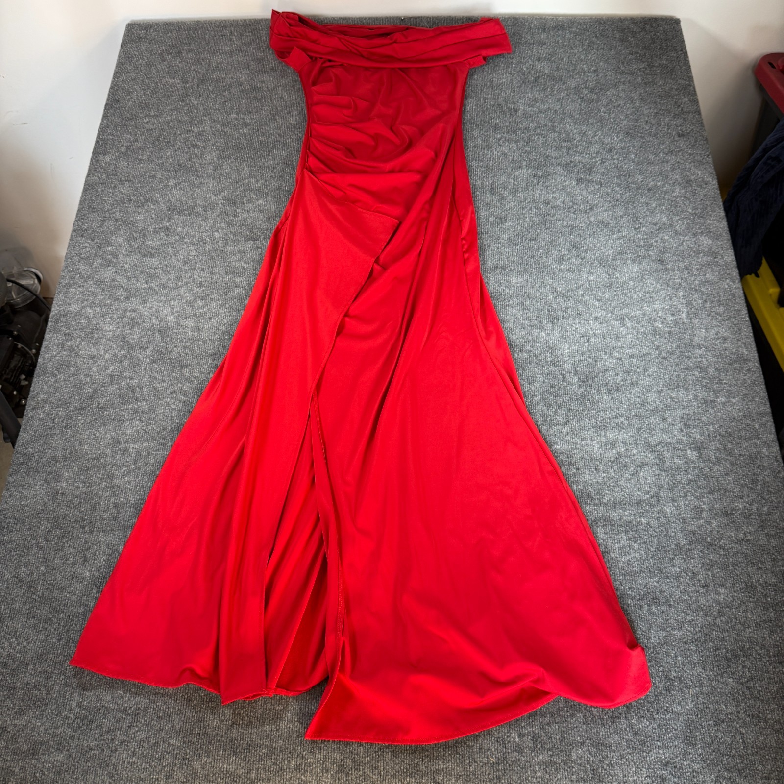 Womens Medium 52 inch Long Off the Shoulder Dress Gown Red