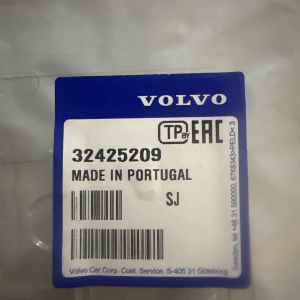 Genuine Volvo Keyless Transmitter Remote Smart Key Fob 32425209 OEM 31652604 - Image 2 of 2