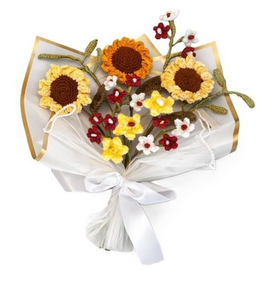 Handmade Crochet Sunflower Bouquet   Forever Flowers with Heart  17'' x 15''