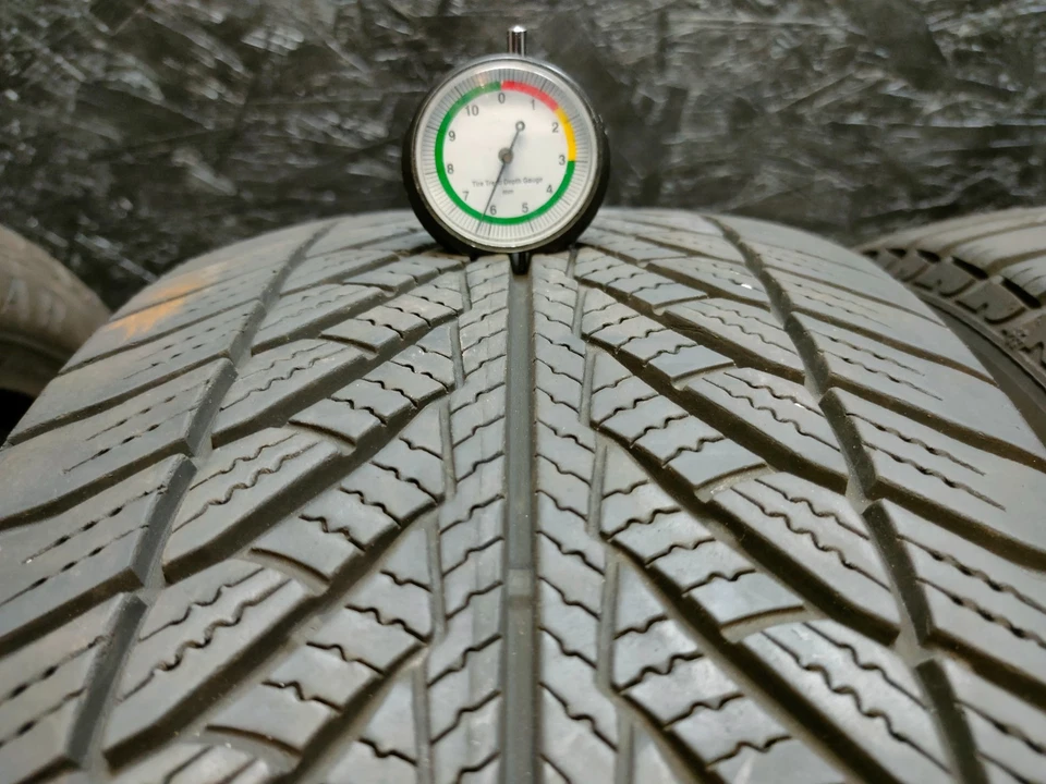 2x Winterreifen Goodyear UltraGrip8 * MO 245/45 R18 100V XL 6mm Dot:22 - Bild 2 von 2