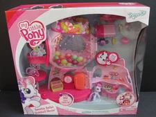 NEW My Little PONY Ponyville Sweetie Belle's Gumball House Home Wig Figure NIB