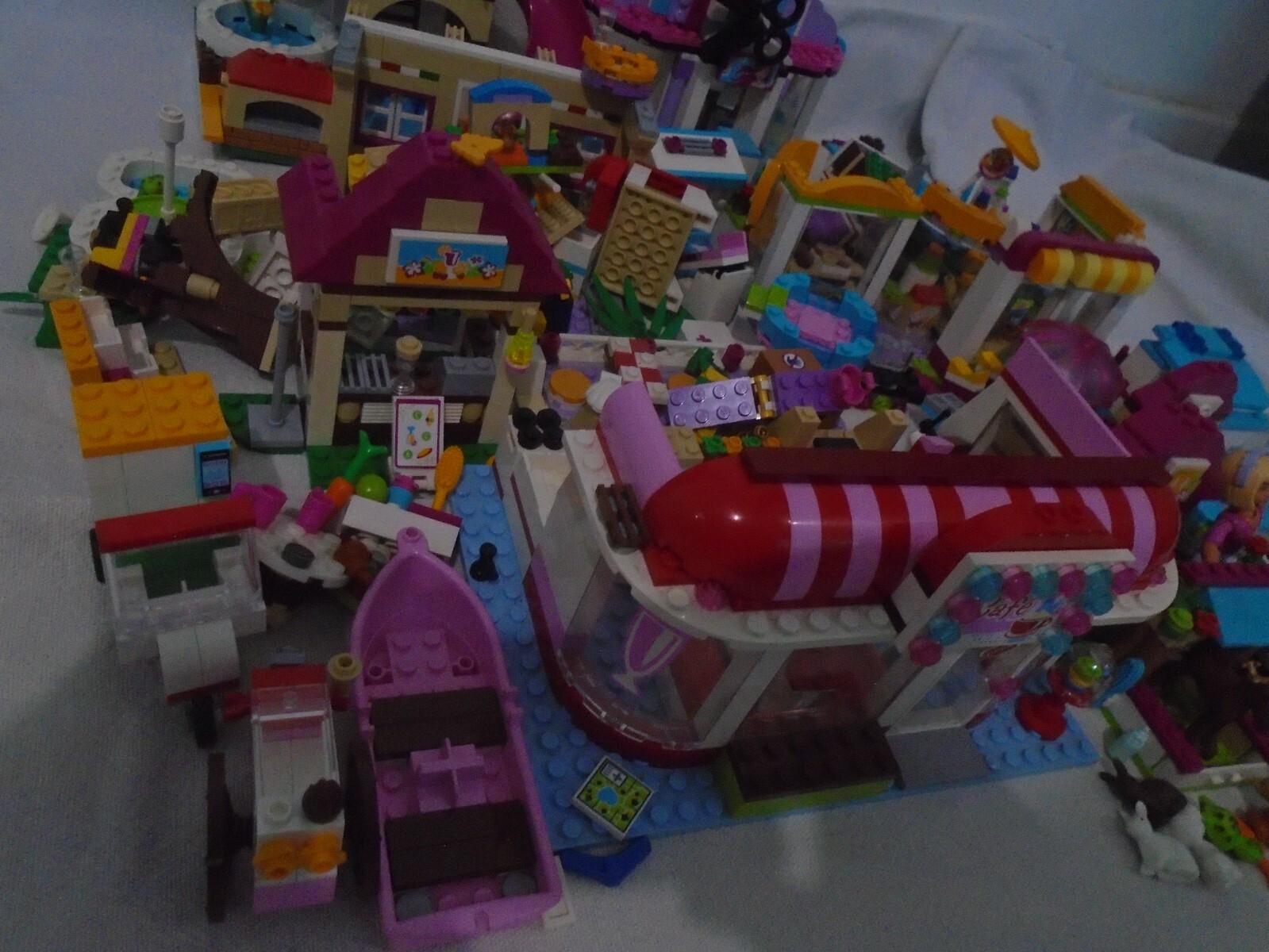 Lot lego friends vrac 2 kg + figurines ,animaux | eBay