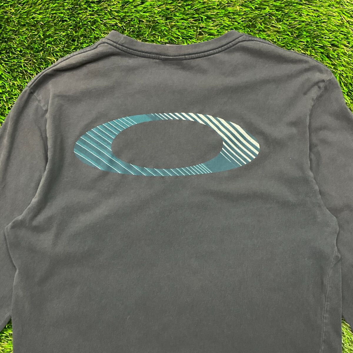 Vintage Oakley Software Faded Distressed Navy Long Sleeve T Vintage Oakley Software Faded Distressed Navy Long Sleeve T