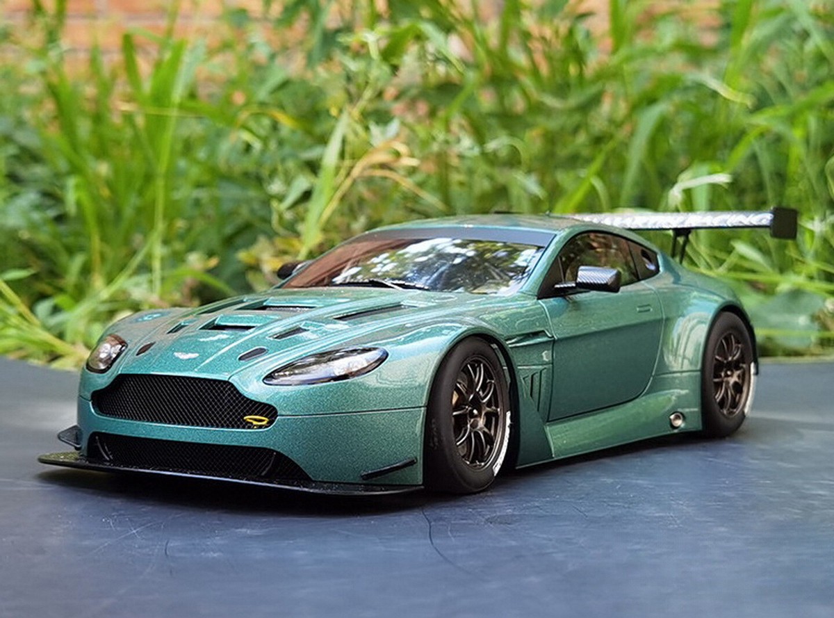 1/18 ASTON MARTIN VANTAGE V12 GT3(グリーン) 1/18 Aston Martin Vantage V12 Gt3 Green Mini Car | eBay
