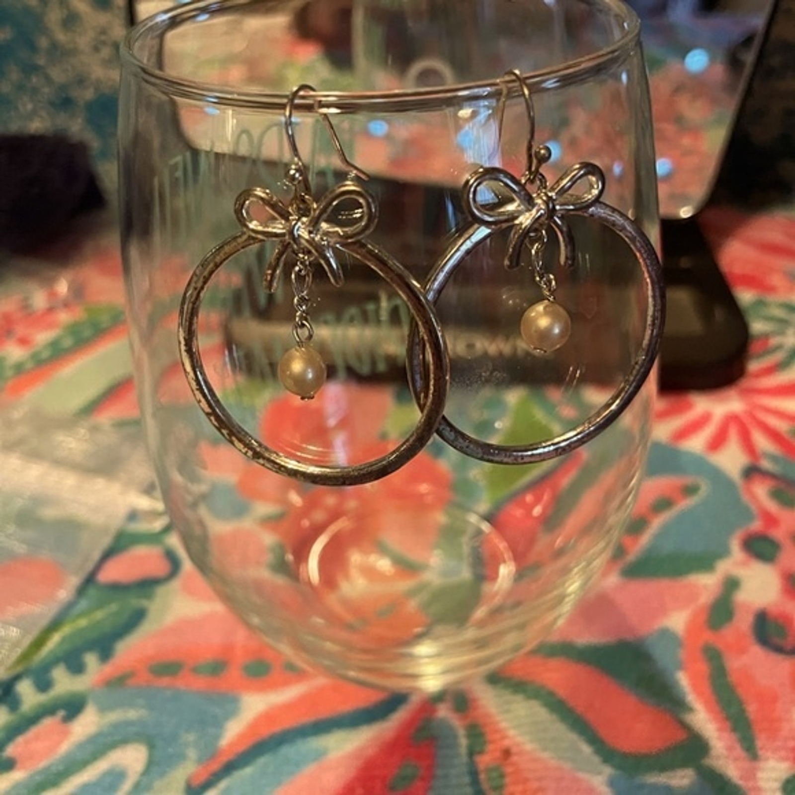 Elegant Bow and Imitation Pearl Hanging Hoop Earrings-image