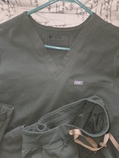 FIGS Technical Collection Women's S Solid Green Knit Polyester Medical Scrub Set