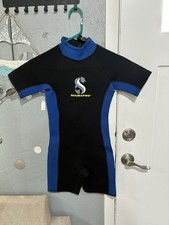 Youth med/large scuba pro shorty spring wetsuit