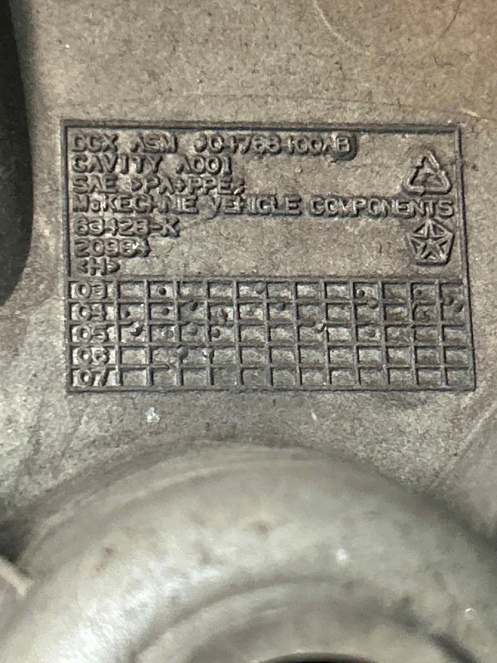 Fits 2005-2007 Chrysler Pacifica, 17in Wheel/Rim Hub Cover/Cap, OEM:4766400AB Foto 3 de 4