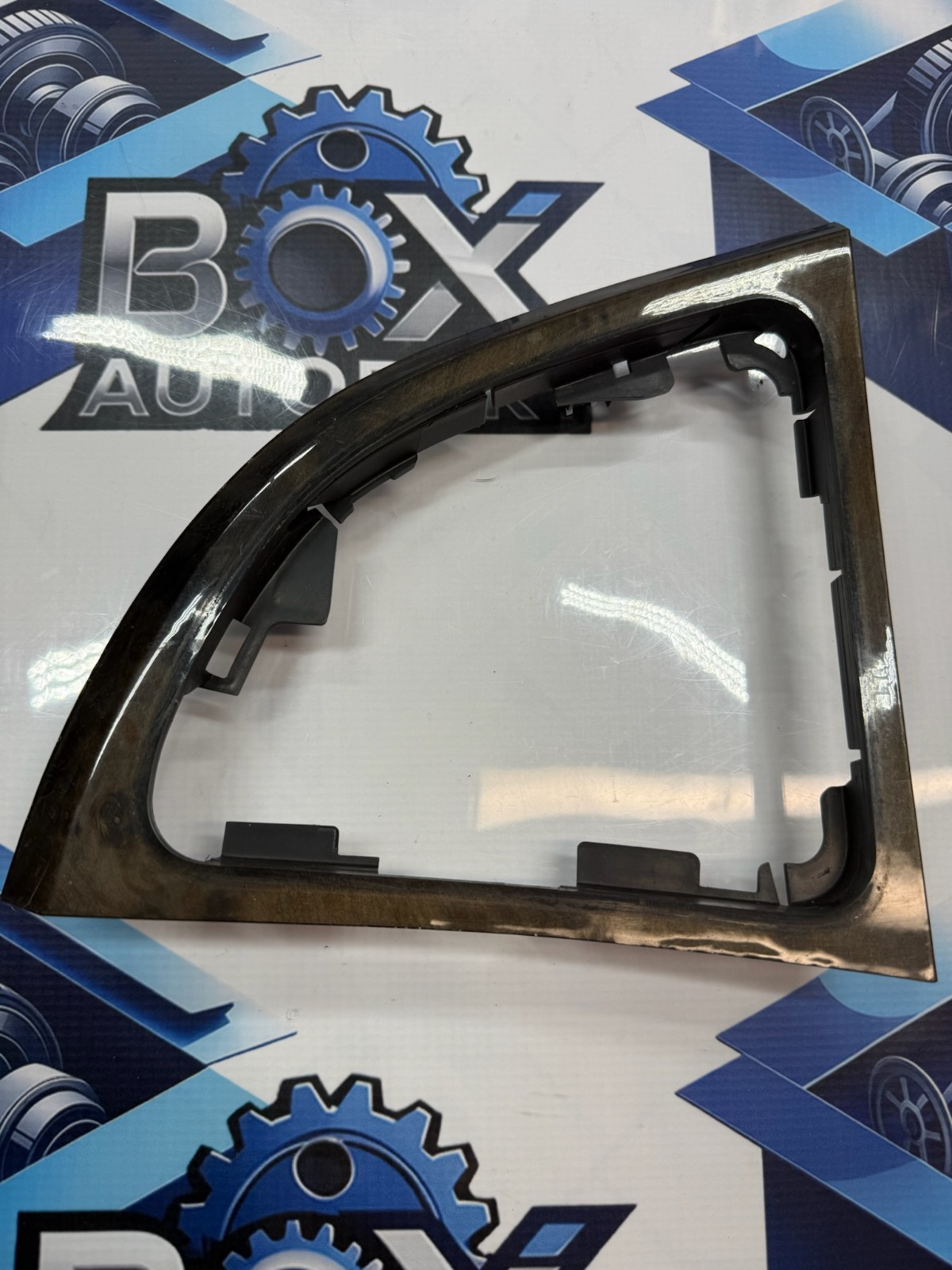 08-13 BMW 128i 135i E82 E88 Automatic Shifter Surround Trim Bezel OEM