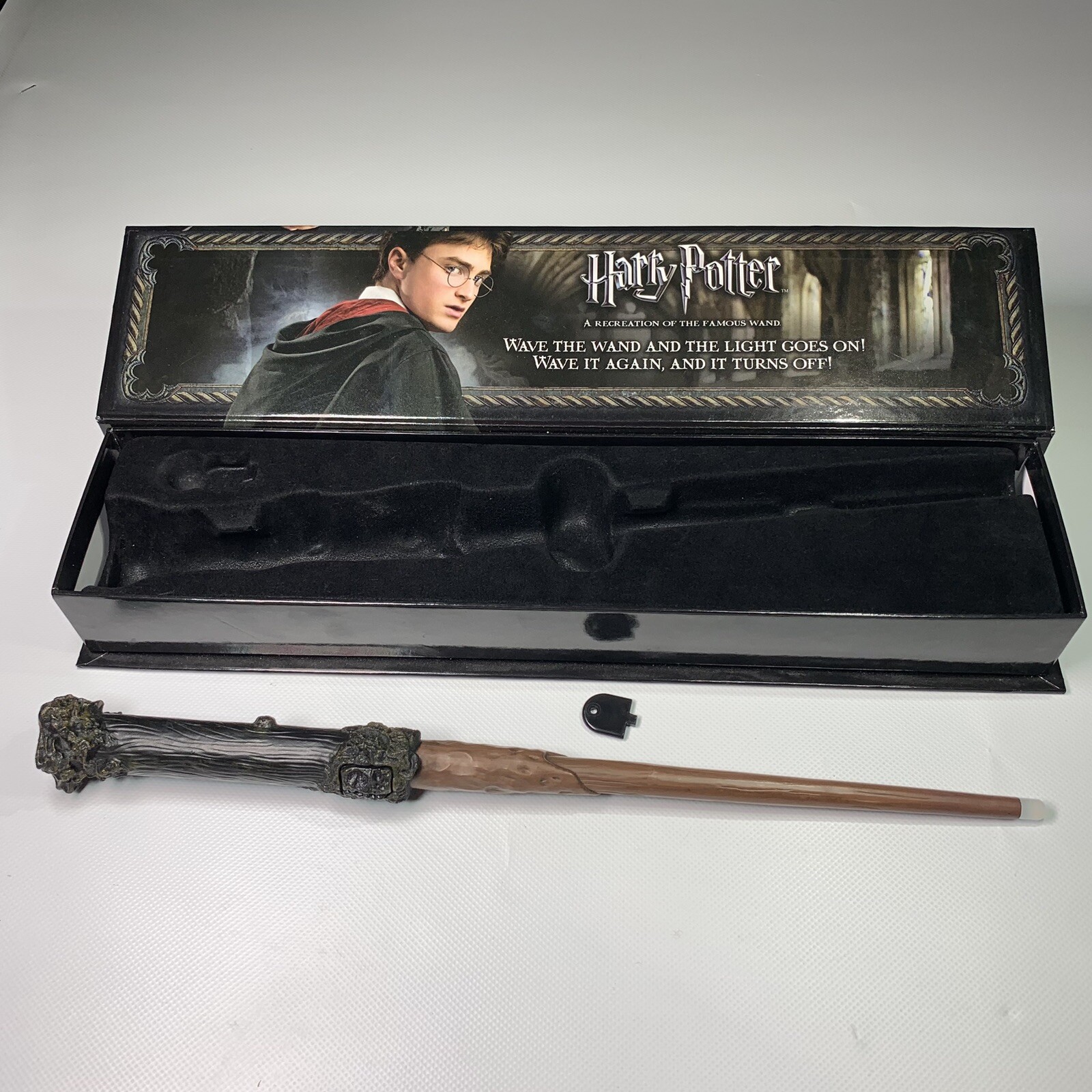 Harry Potter 14-Inch Light-Up Magic Wand Official Noble Collection