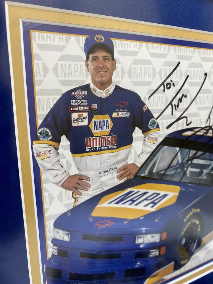Camión de carreras Chevy #16 Ron Hornaday Jr Napa 1:24 y póster firmado edición limitada Foto 2 de 4