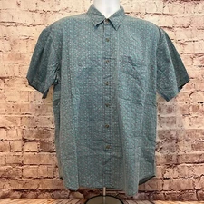 L.L. Bean Men's Vintage Blue Cherry Print Short Sleeve Button Up Casual Shirt L