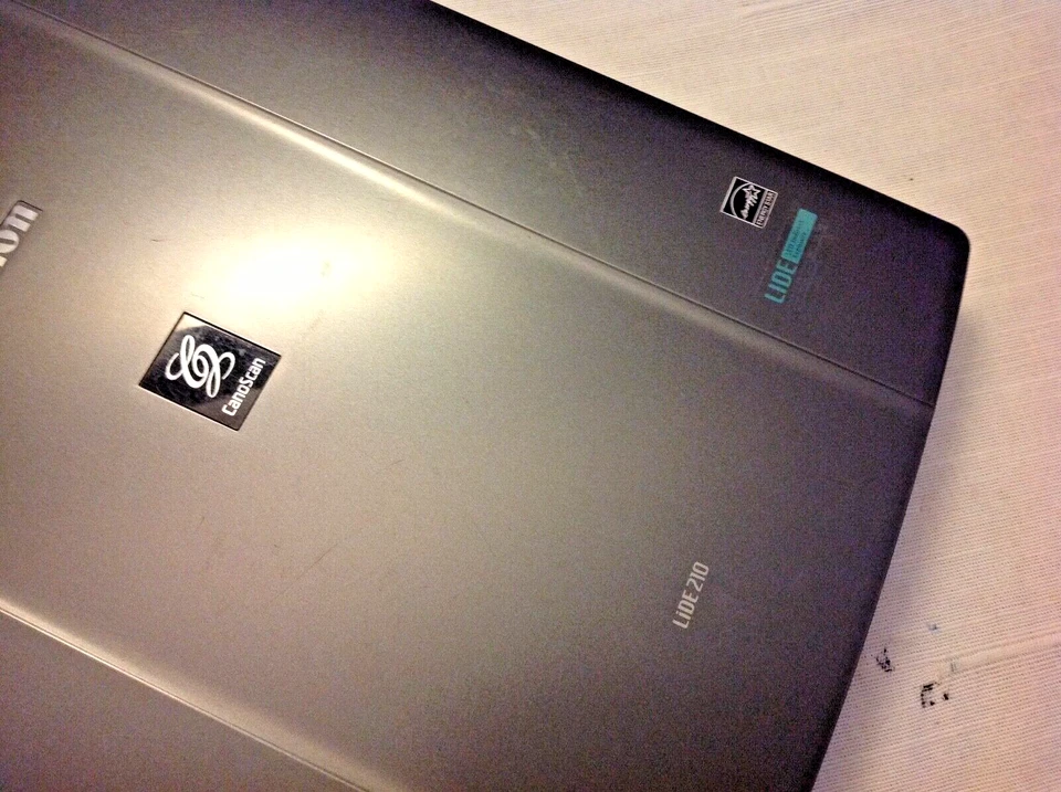 CANON CanoScan Lide 210 Colour  Scanner PLUS USB CABLE - Image 3 of 4