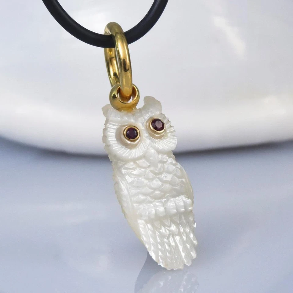 Gold Vermeil Sterling Silver Mother-of-Pearl Owl Pendant Red Ruby Gem Eyes 4.14g - Image 3 of 4