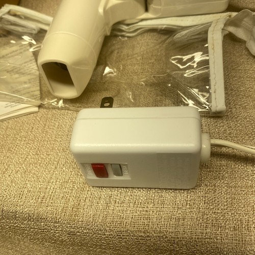 Vintage 1997 Avon Lifestyle Solutions On-the-Go Compact Hair Dryer- NEW - Picture 4 of 12