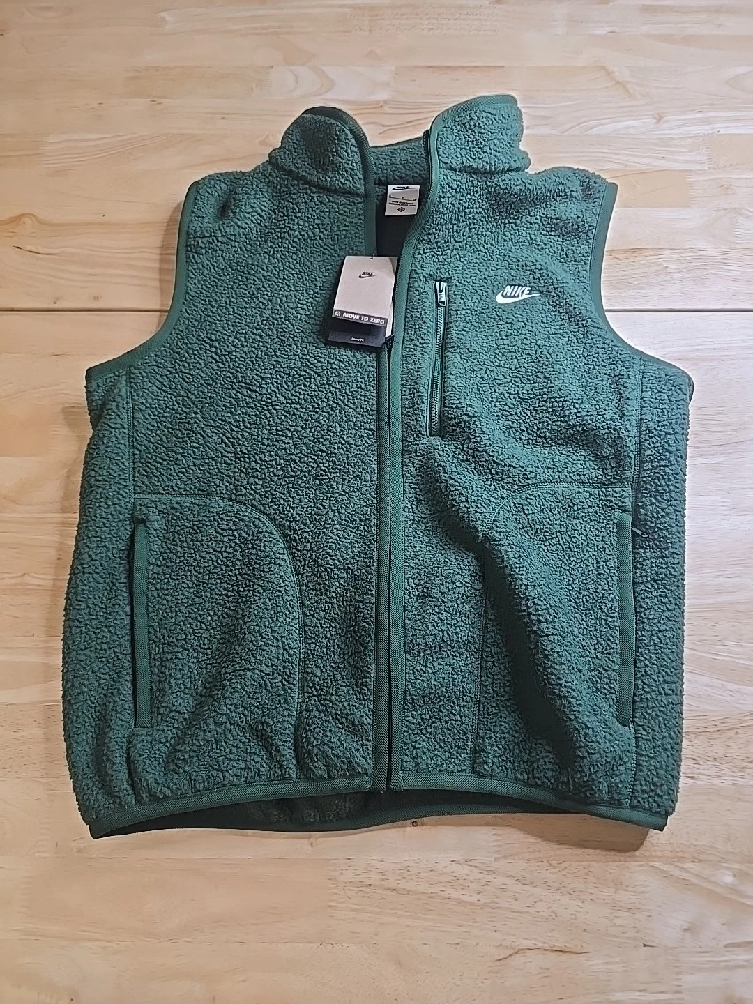 NIKE Sportswear Club Winterized Sherpa Vest sz S Small Green Loose Fit