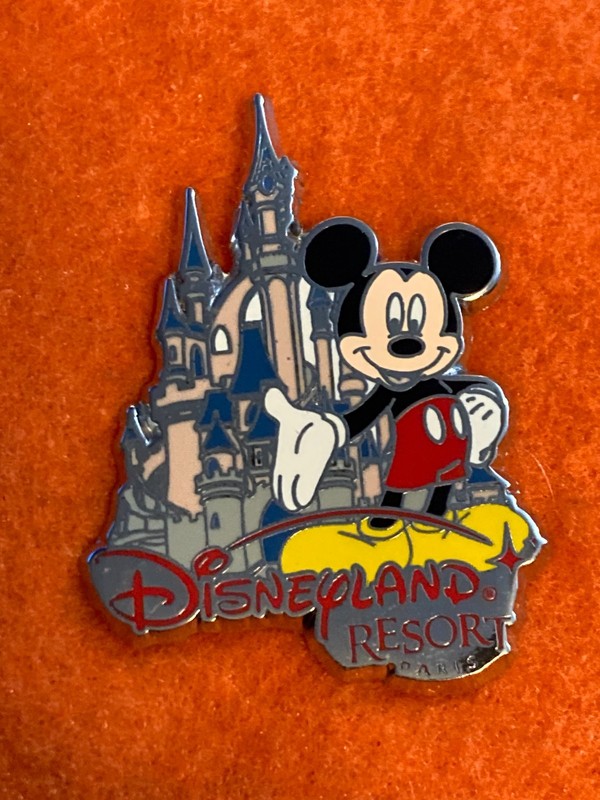 23127    DLP - Mickey and Castle - Disneyland Resort Paris Logo