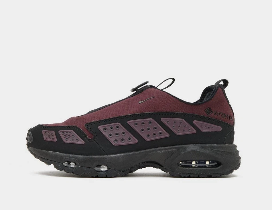Nike Air Max SNDR GORE-TEX Shoes in Burgundy Crush