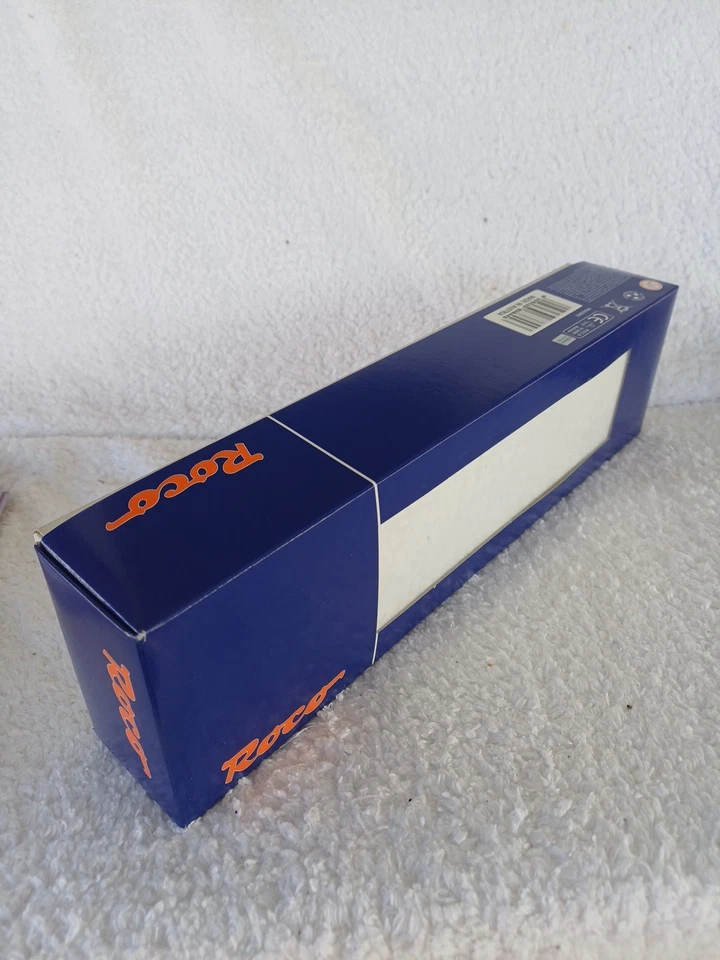 Roco HO Gauge 63844 Single Pantograph Electric Loco Class Re 420 BLS Livery  - Image 2 of 4