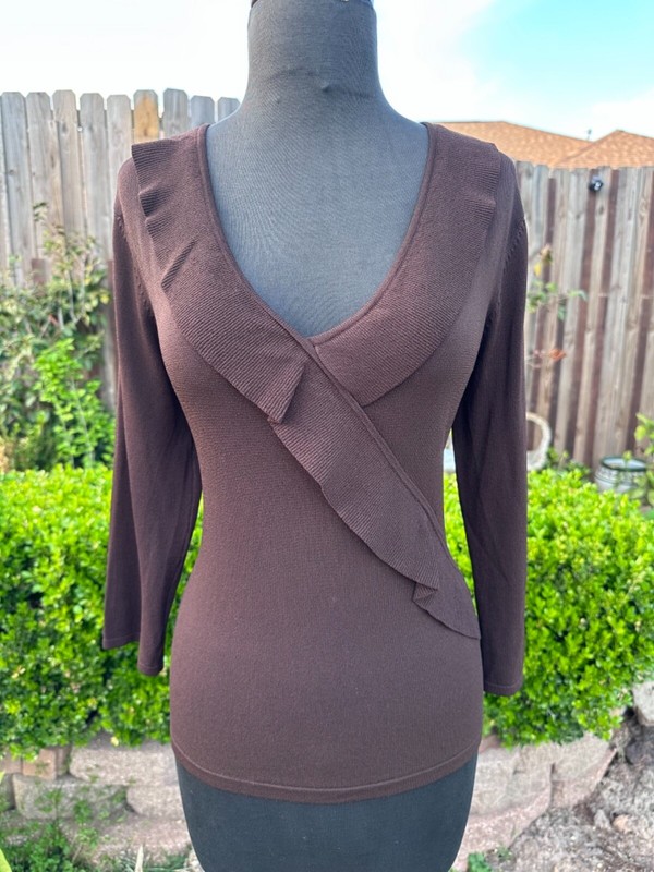 TARYN GRAY Ruffle Blouse Sz M Frill Faux Wrap Knit Scoop Anne Klein Calvin Zara