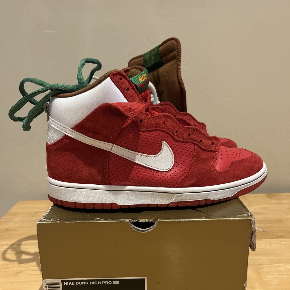 nike sb dunk high sport red