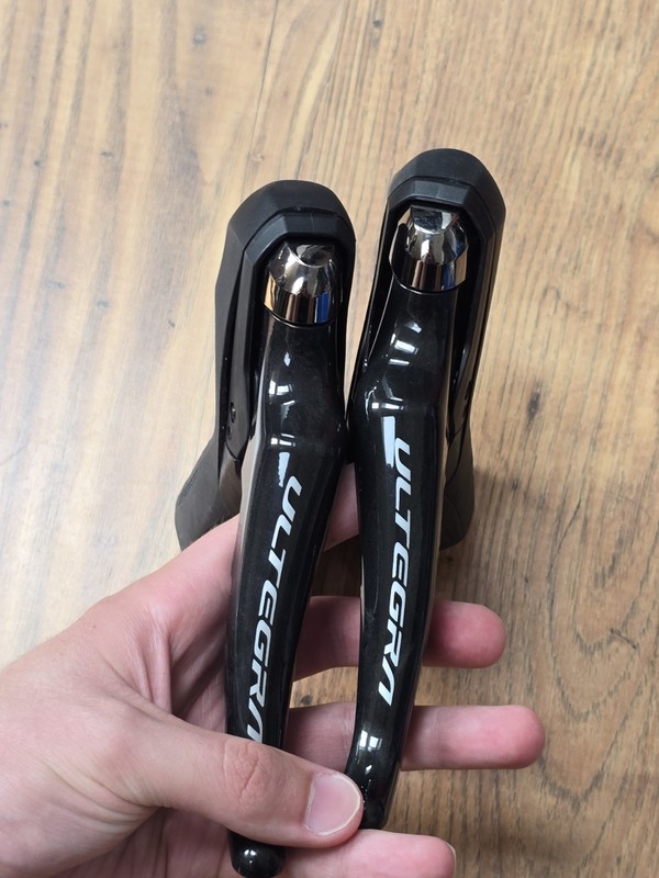Shimano Ultegra ST-R8000 Mechanical 2x11 Shifters