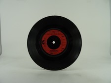 EVE GRAHAM AND THE NEW SEEKERS NEVERTHELESS (I'M IN LOVE WITH YOU) (34) 2 Track 