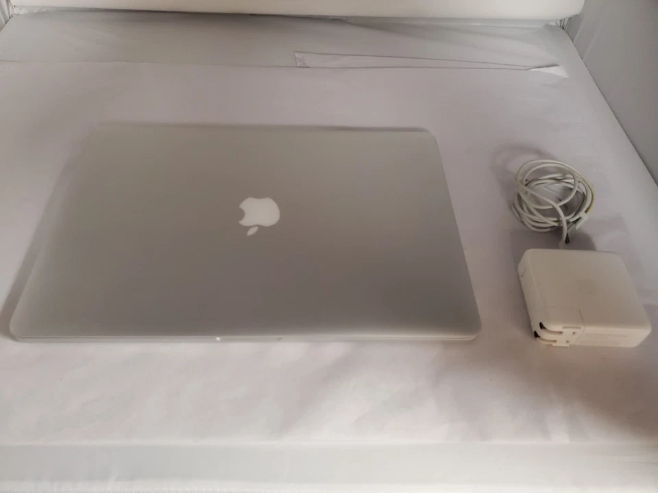 Apple Macbook Pro 15" Mid 2015 A1398 Retina I7 2.2GHz 16GB 512 GB SSD MJLQ2LL/A - Image 2 of 4