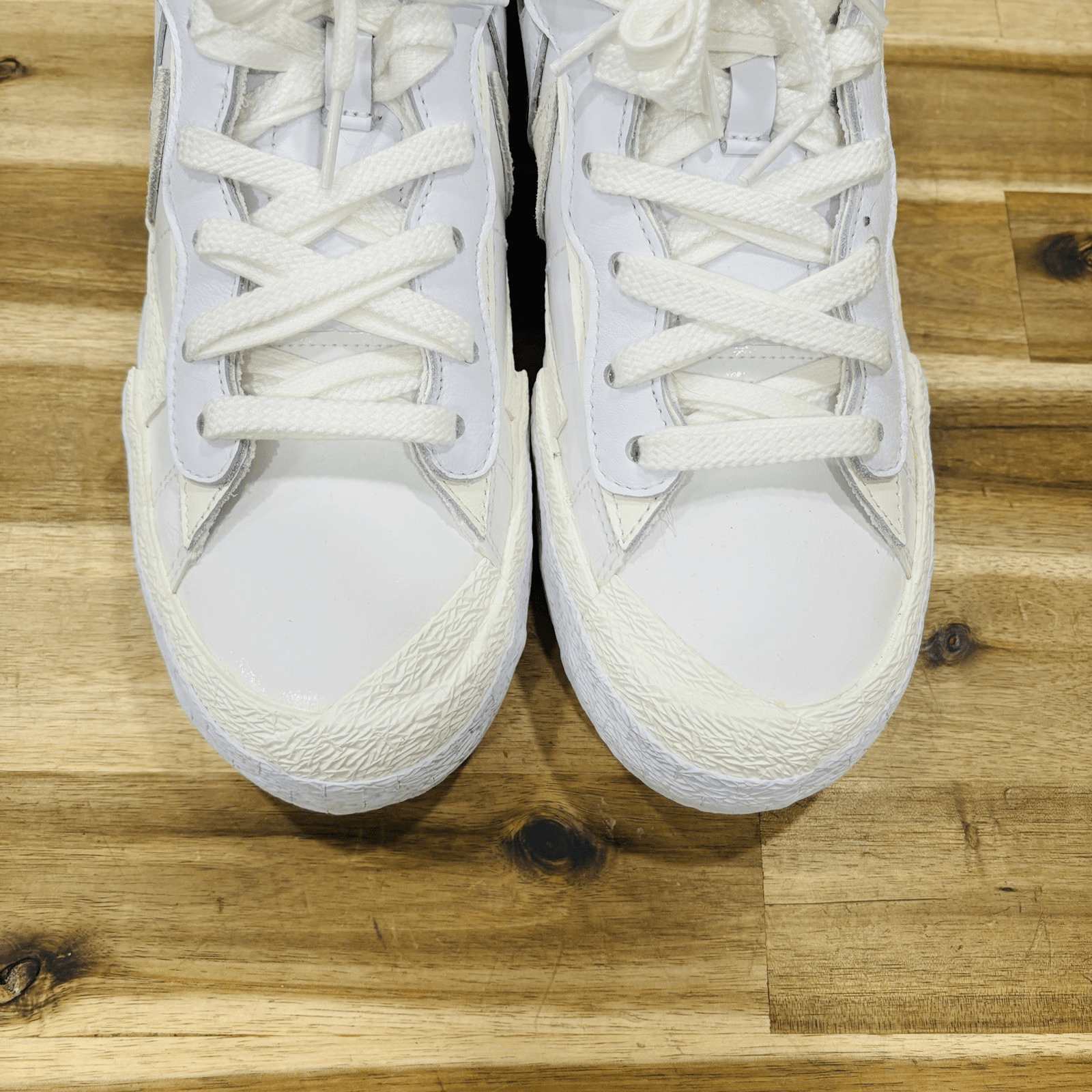 SACAI X NIKE Nike DM6443 100 Blazer Basso x Sacai Bianco Lucido Brevetto US Taglia 11