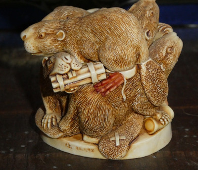 Harmony Kingdom Damnable Plot Beavers Figurine Trinket Box!!