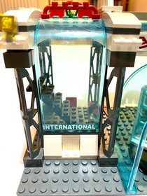 LEGO CITY: Airport (7894) + Airplane - 2006 Retired - 95% Complete- PLEASE READ