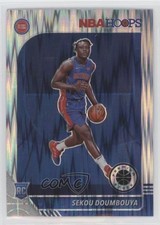 2019 NBA Hoops Premium Stock Rookie Variation Flash Prizm Sekou Doumbouya 0qr0