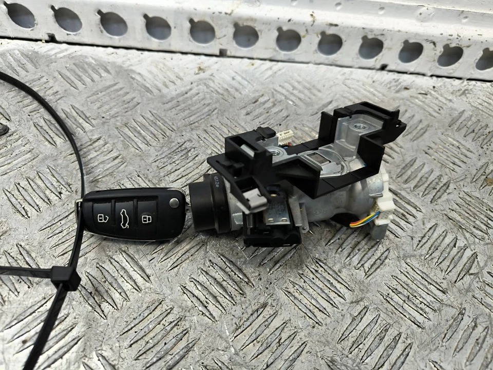 INTERRUPTOR DE ENCENDIDO AUDI A1 2011-2015 Foto 3 de 4