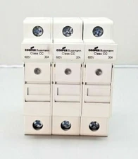 BUSSMAN SERIES: CHCC FUSE HOLDER 3P WHIT CC-TRON FNQ-R-1O FUSES