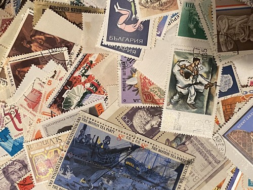 1000's de sellos de todo el mundo en lotes de 100. Solo £1.00 por paquete 1p por sello. - Imagen 4 de 5