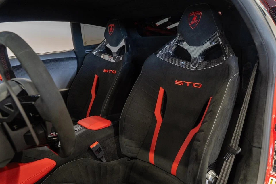 2023 Lamborghini Huracan  - Image 4 of 4