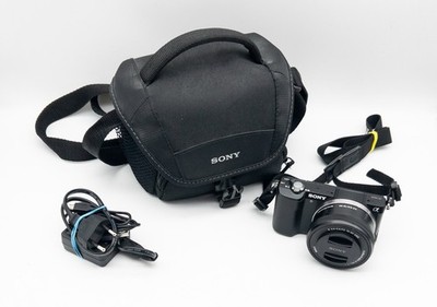 Sony Alpha ILCE-5000 20.1 MP Digitalkamera    Schwarz Kit mit Objektiv 16-50mm