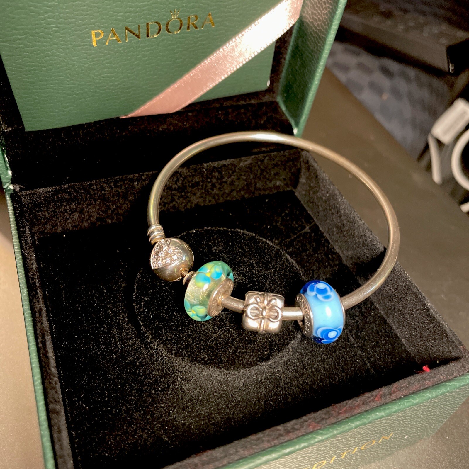 Authentic Pandora Silver You Melt My Heart Winter Bangle 598619C00 With Charms Elegant Design