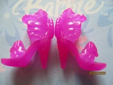 BARBIE DOLL / PAIR OF SHOES: BOOTS, PUMPS ....... (86)