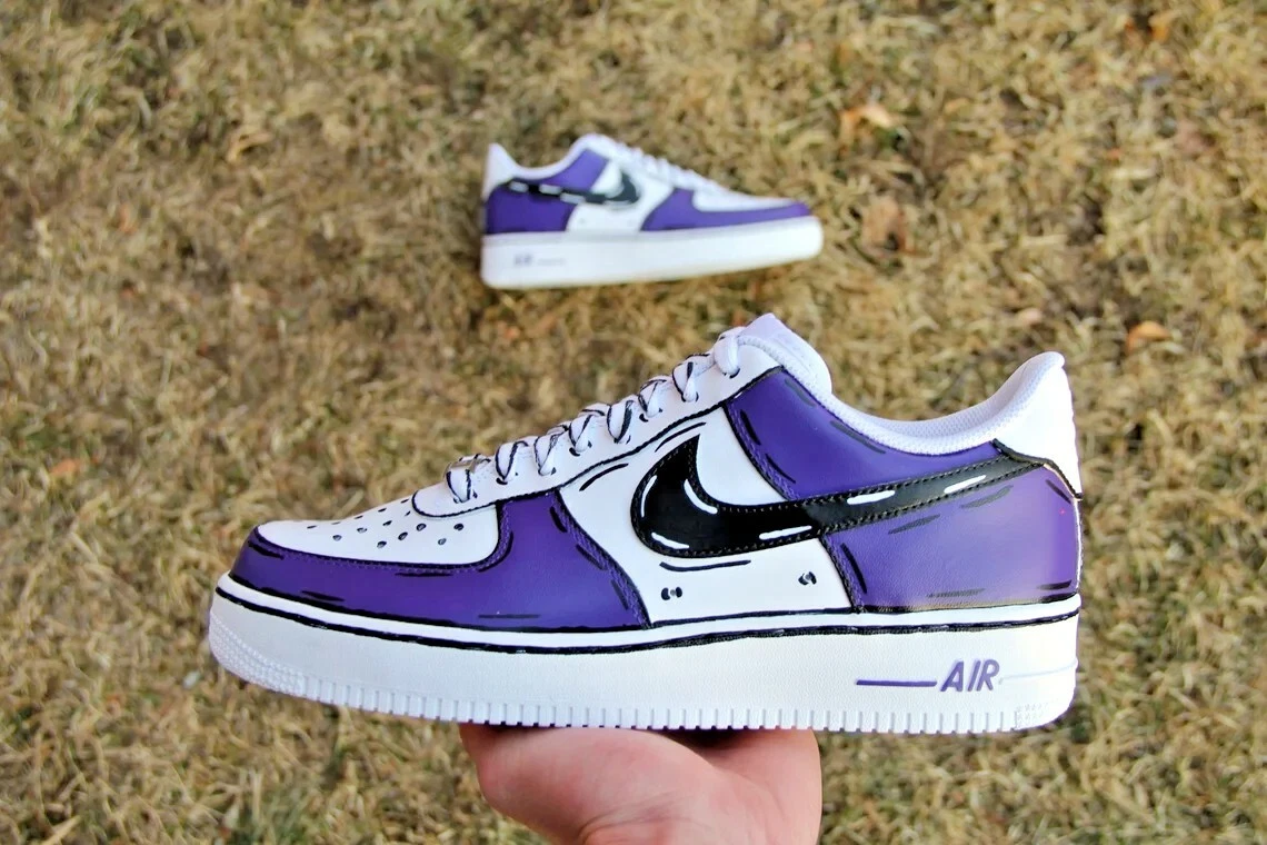 Difference between mens and sales womens air force ones