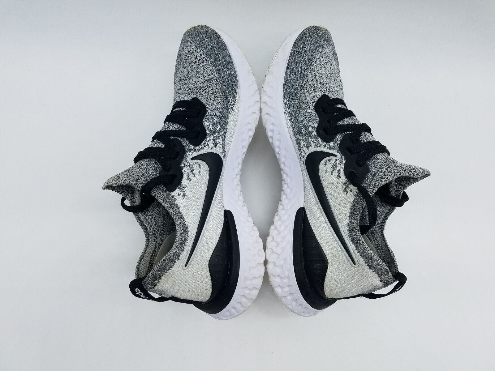Nike Epic React Flyknit 2 Women's Running Shoes Size 7 Gray Black Oreo