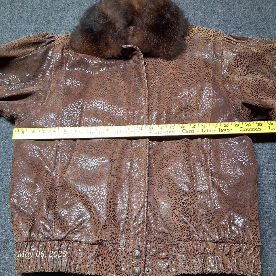 Винтажная кожаная куртка Pelle размер средний анималистический принт бомбер отделка из натурального меха - Изображение 3 из 4
