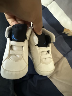 jordan size 3c White &black 