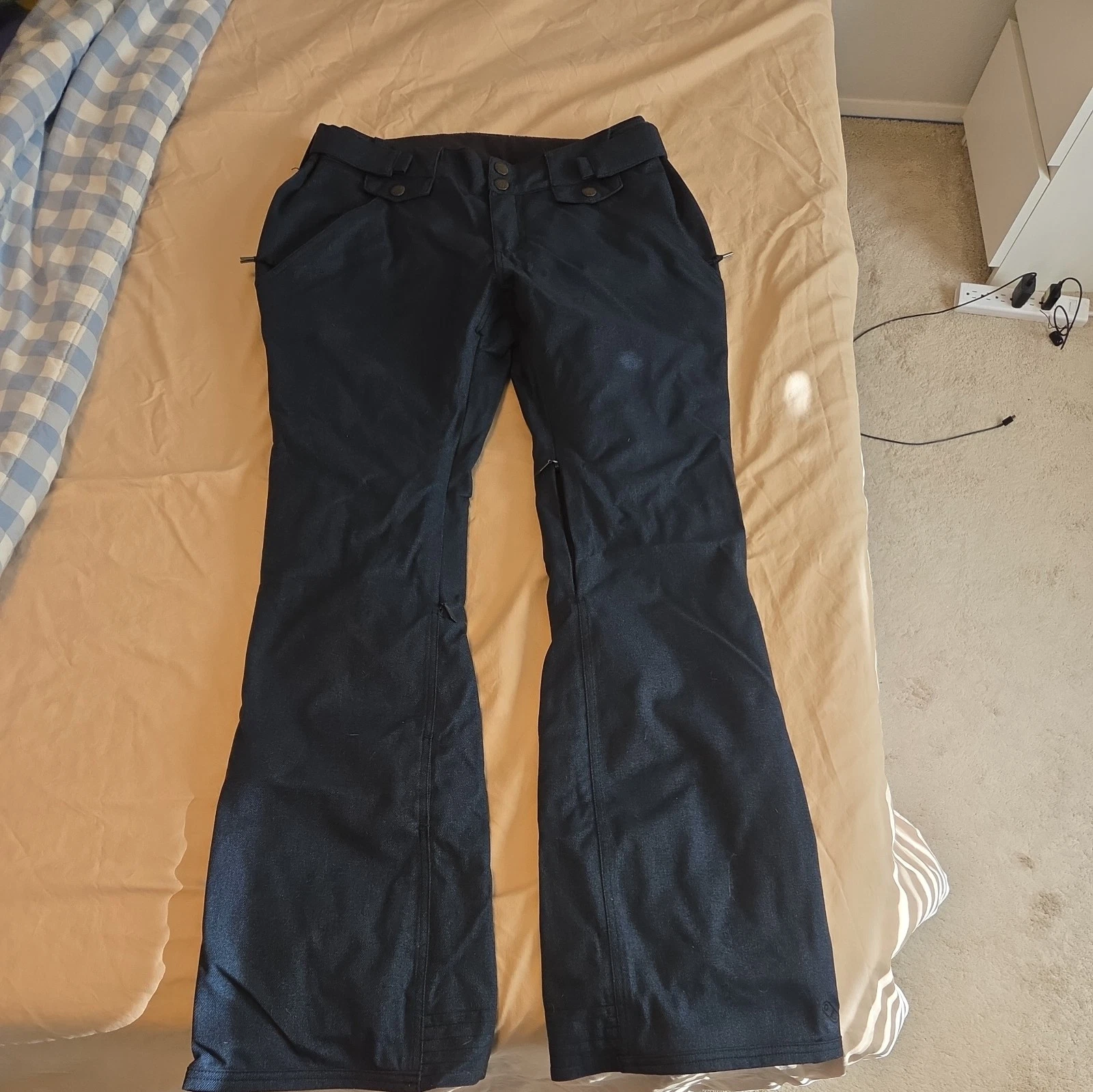 Air blaster Glacier Collection snowboard pants women size large
Opens in a new window or tab