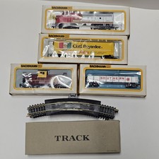 Bachmann HO Scale Santa Fe Train Set Of 4 Locomotive 3 Freight And Tracks READ