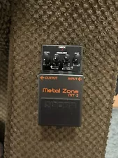 Boss Roland MT-2 Metal Zone Distortion High Gain Guitar Effect Pedal Tested
