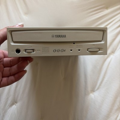 Yamaha Internal CD-RW Drive CD-Recorder CD-ROM CD-ReWriter Windows 95/98 8x4x24x