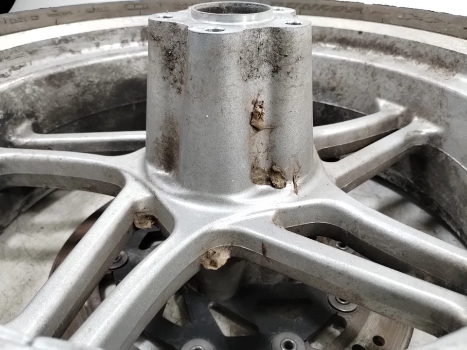 2000 00 Victory V92 SC Rear Wheel Rim STRAIGHT (no tire) 17" X 5.50 - Image 4 of 4